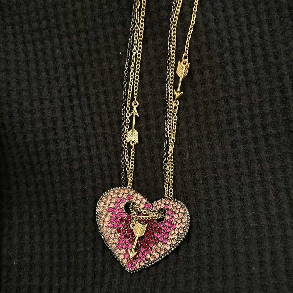 Betsey Johnson long, sparkly pink necklace!